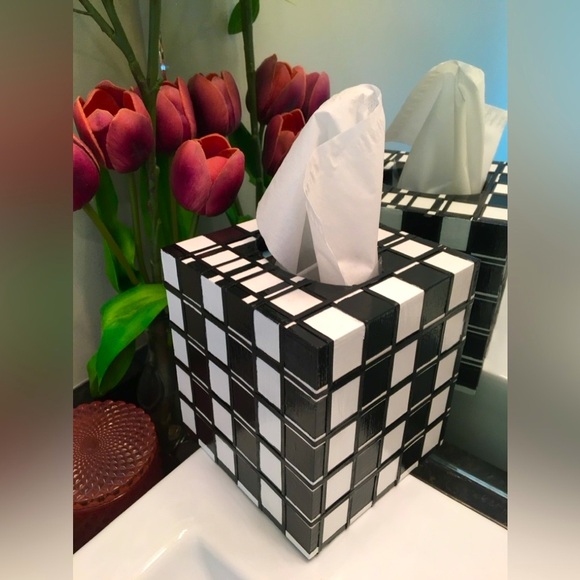 HANDMADE CHECKERBOARD THEMED TISSUE BOX - Picture 2 of 8